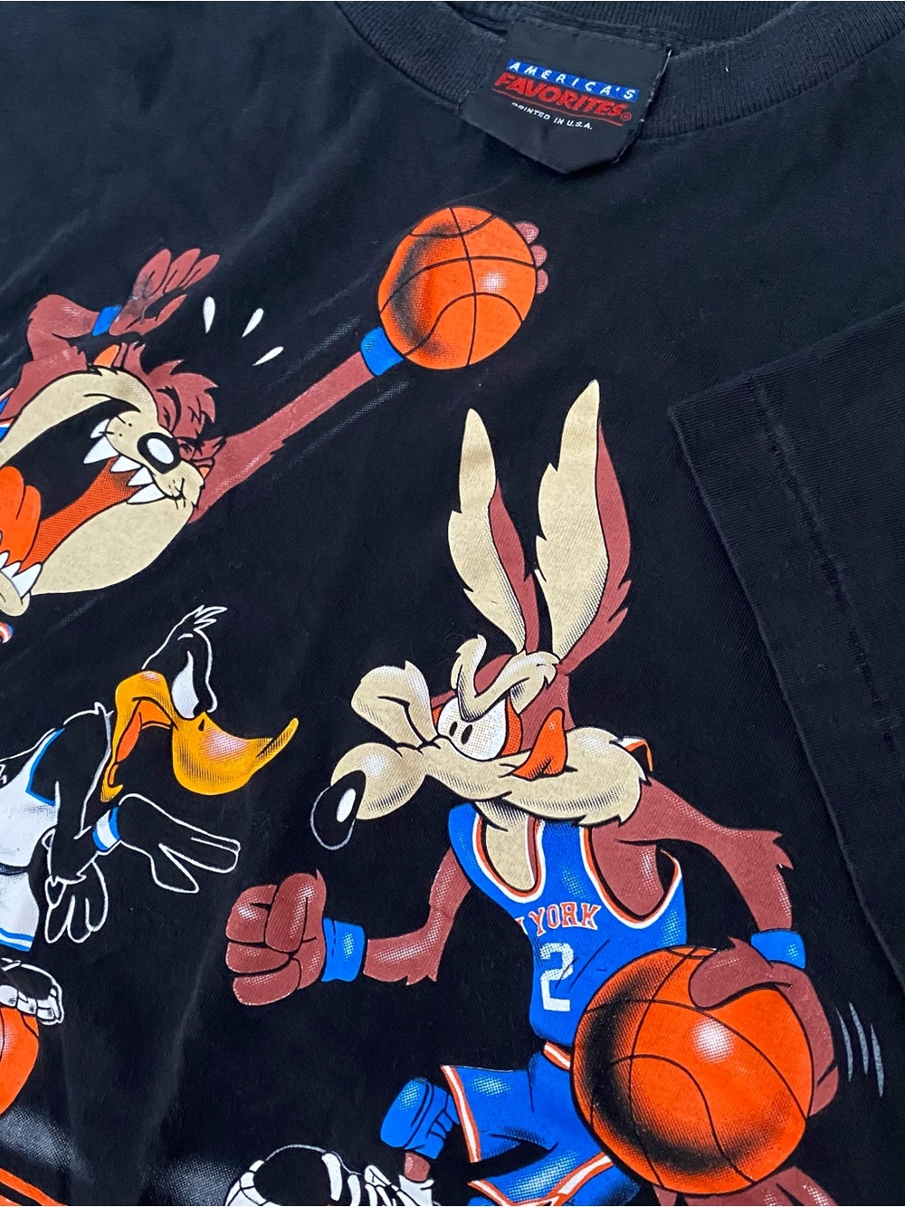 Vintage 90s New York Knicks Looney Tunes T Shirt Single Stitch NBA - Picture 3 of 8